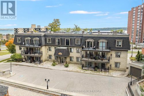 101-200 Collier St, Barrie, ON, L4M1H7 | Card Image