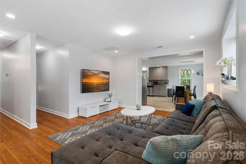 2510 Sherrill St, Charlotte, NC, 28208-6824 | Card Image