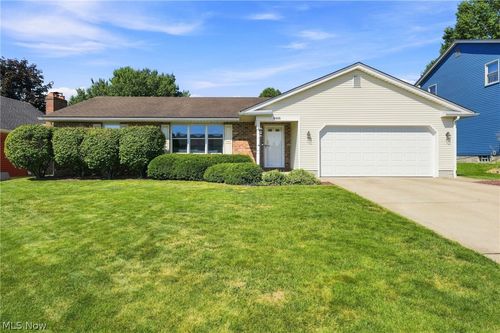 6668 Bristlewood Dr, Boardman, OH, 44512-5128 | Card Image