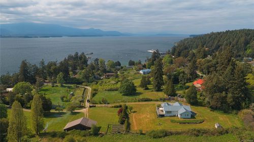 146 Tantramar Dr, Salt Spring, BC, V8K1L1 | Card Image