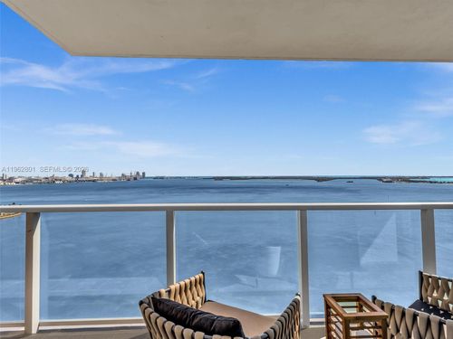 2011-1155 Brickell Bay Dr, Miami, FL, 33131 | Card Image