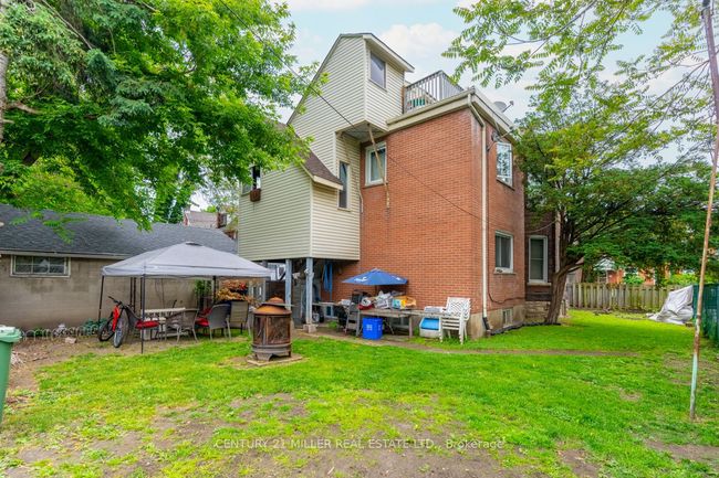 124 Gladstone Ave, Home with 6 bedrooms, 5 bathrooms and 8 parking in Hamilton ON | Image 7