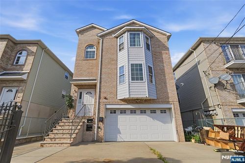 17 Stanton St, Newark, NJ, 07114-1642 | Card Image