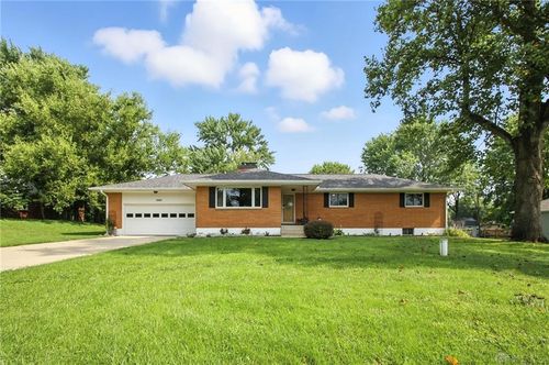2942 Chalmar Dr, Beavercreek, OH, 45431-8761 | Card Image