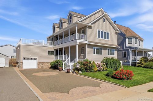 458 Little East Neck Rd S, Babylon, NY, 11702-3218 | Card Image