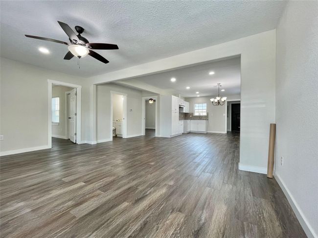 527 W 4 Th St, House other with 5 bedrooms, 3 bathrooms and null parking in Freeport TX | Image 7