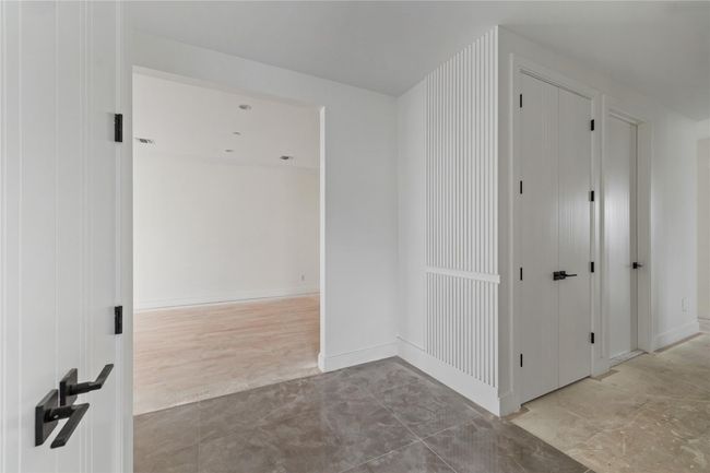 Corridor with baseboards | Image 8