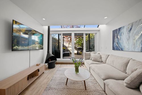 109-2125 York Ave, Vancouver, BC, V6K1C4 | Card Image