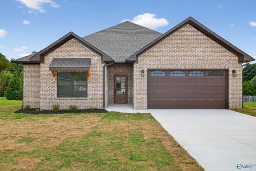 352 Krimson Cir, Albertville, AL, 35951-4160 | Card Image