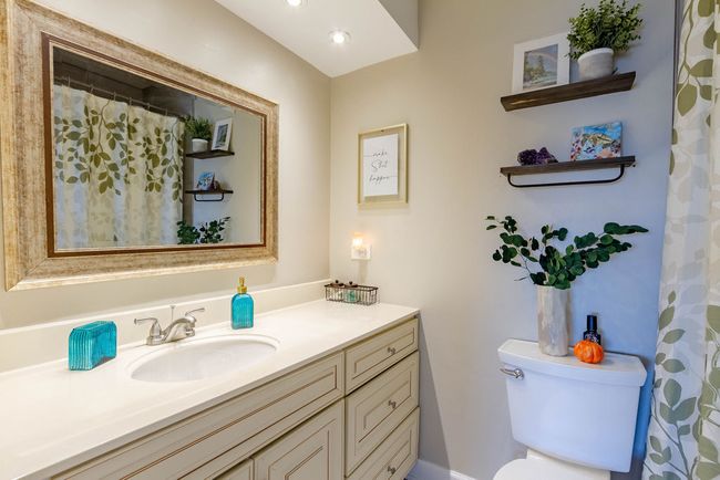 APT-1402 - 7141 N Kedzie Ave, Condo with 3 bedrooms, 2 bathrooms and 2 parking in CHICAGO IL | Image 25