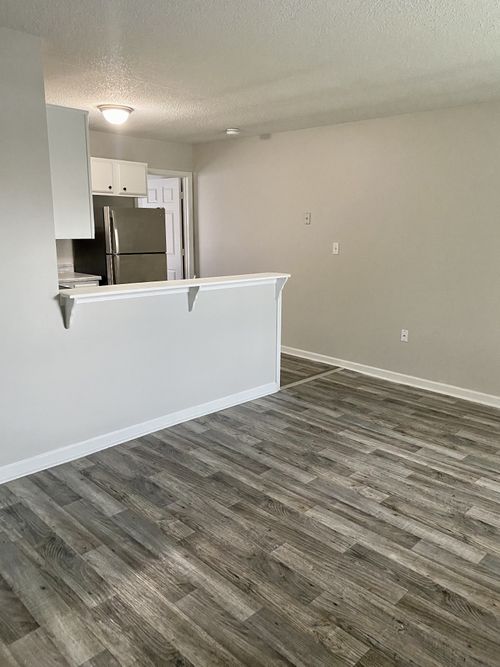 1-94 Cedarcrest Dr, Clarksville, TN, 37042-7479 | Card Image