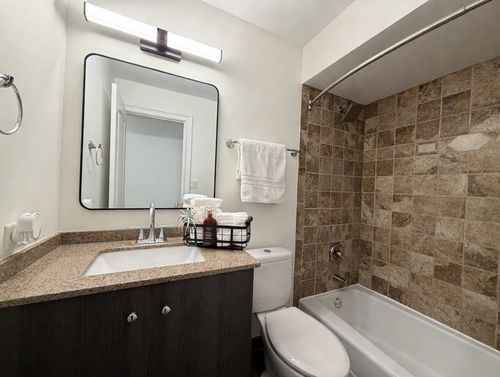 apt-12-5 Echo Ct, Vernon Hills, IL, 60061-3005 | Card Image