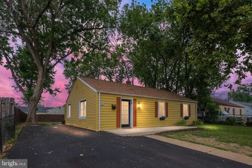 319 Howell Dr, Historic New Castle, DE, 19720-2751 | Card Image