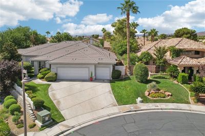 9801 Canyon Rock Place, House other with 4 bedrooms, 2 bathrooms and null parking in Las Vegas NV | Image 3