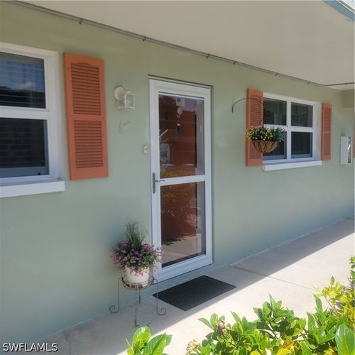 4b-200 Valley Stream Dr, NAPLES, FL, 34113-4110 | Card Image