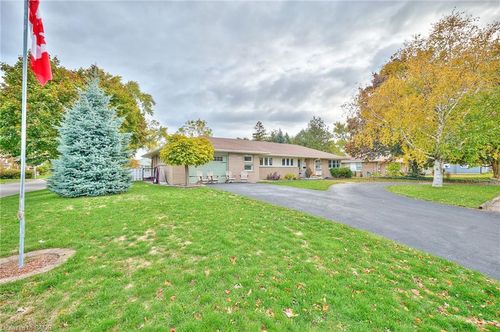 123 Fairview Ave W, Dunnville, ON, N1A1M2 | Card Image