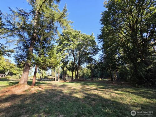 13326 242nd Ave Ne, Woodinville, WA, 98077-5833 | Card Image