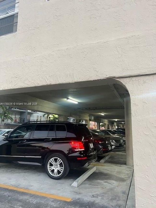 APT-212 - 6215 W 20 Th Ave, Condo with 2 bedrooms, 2 bathrooms and null parking in Hialeah FL | Image 5