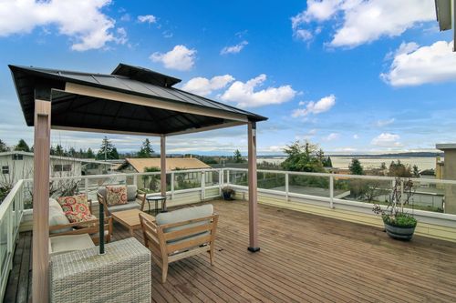 1050 Parker St, White Rock, BC, V4B4R7 | Card Image