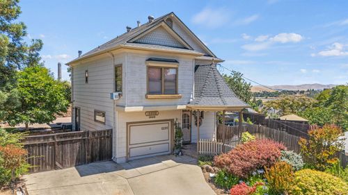 2295 S Crest Ave, Martinez, CA, 94553-2841 | Card Image