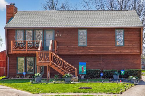 424 Woodcrest Pl, Lexington, KY, 40517-4320 | Card Image