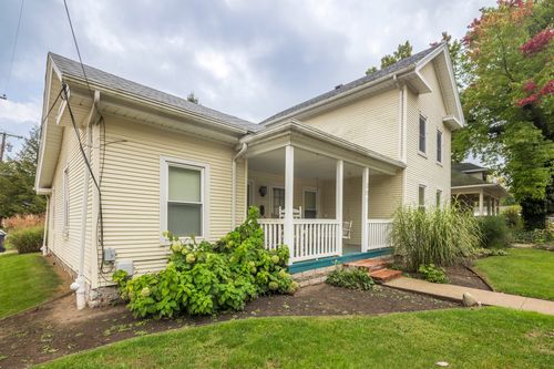 201 S Oak St, Buchanan, MI, 49107-1552 | Card Image