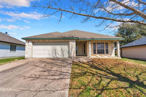 204 Cailin Ct, Burnet, TX, 78611-5949 | Card Image