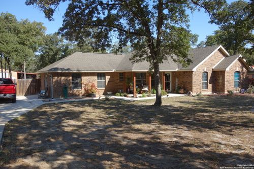 139 Champions Blvd, La Vernia, TX, 78121-5233 | Card Image
