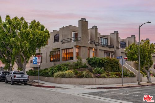 142 Convoy St, Playa del Rey, CA, 90293-7663 | Card Image