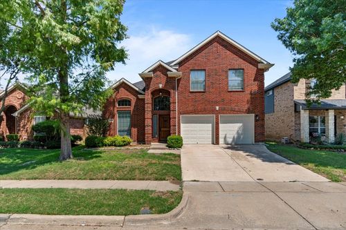2468 Lakeland Dr, Grand Prairie, TX, 75054-6813 | Card Image