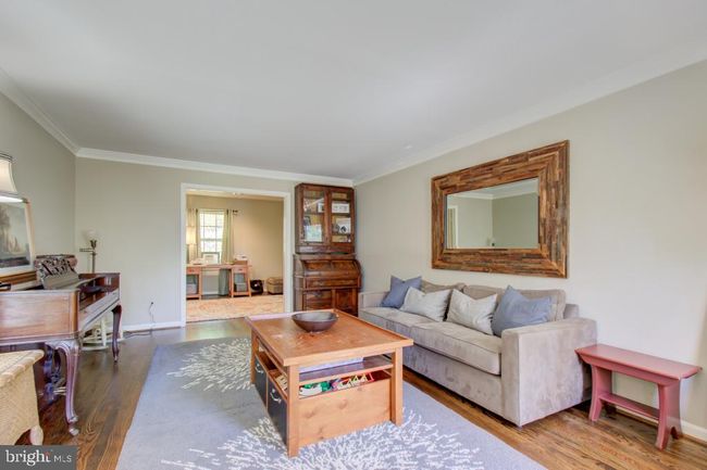 9004 Levelle Dr, House other with 5 bedrooms, 3 bathrooms and null parking in CHEVY CHASE MD | Image 7