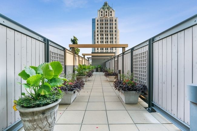 APT-3102 - 130 N Garland Ct, Home with 3 bedrooms, 2 bathrooms and null parking in CHICAGO IL | Image 49