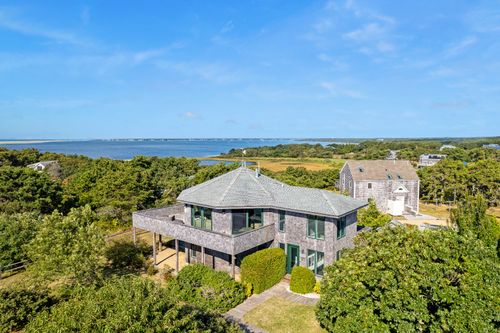 76 Washque Ave, Edgartown, MA, 02539-4703 | Card Image