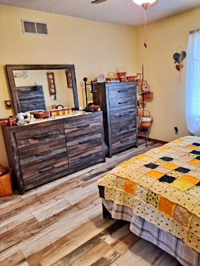 946 Stover Ave, House other with 3 bedrooms, 3 bathrooms and 2 parking in MILLEDGEVILLE IL | Image 11