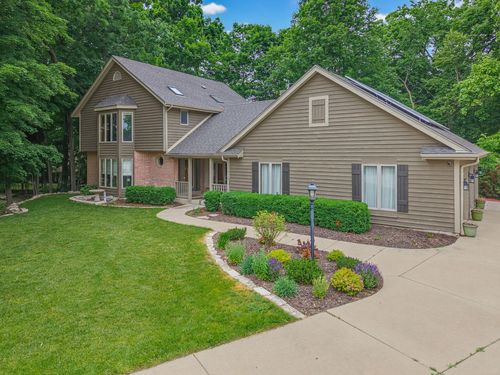 3532 S 121st Ct, GREENFIELD, WI, 53228-1028 | Card Image