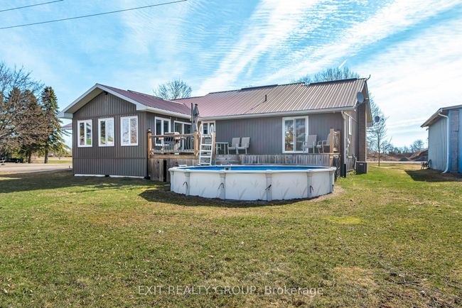 325 County Rd 30, House other with 2 bedrooms, 2 bathrooms and 25 parking in Bloomfield ON | Image 21