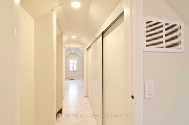 UPPER - 4 Columbine Ave, House other with 4 bedrooms, 2 bathrooms and null parking in Toronto ON | Image 21