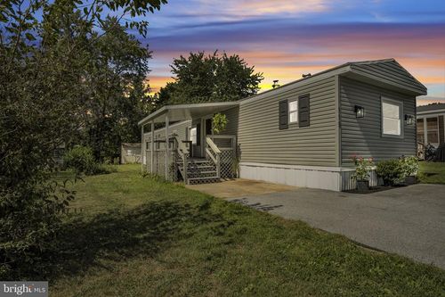 115 Brownstone Park, HUMMELSTOWN, PA, 17036-9281 | Card Image