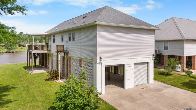 17653 Cove Ln, House other with 3 bedrooms, 3 bathrooms and 4 parking in Denham Springs LA | Image 32