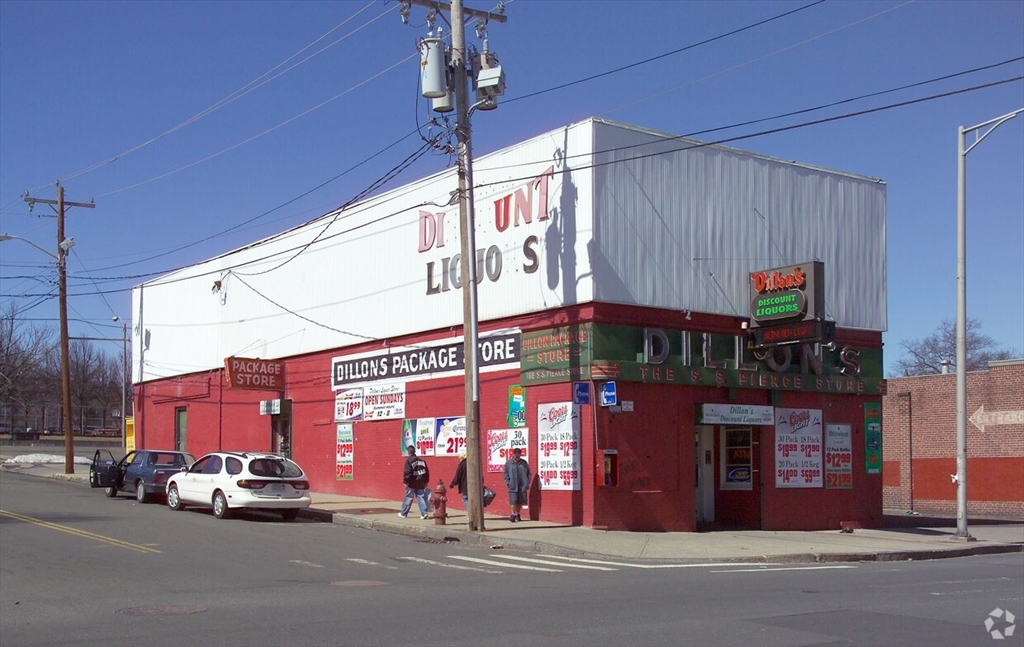 589 High St, Holyoke, MA 01040