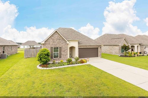 23249 Berry View Dr, Denham Springs, LA, 70726-2327 | Card Image