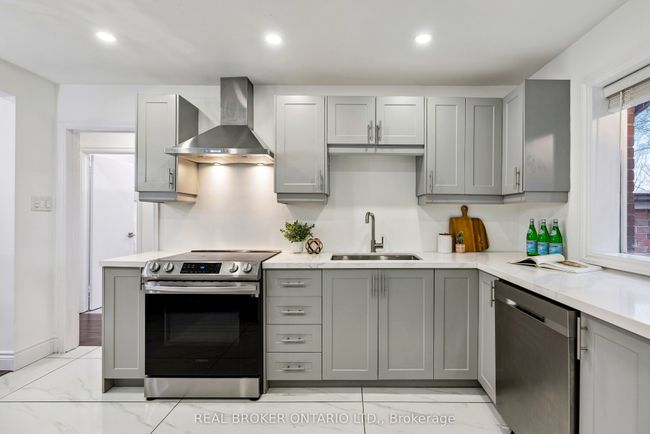 114 Bertrand Ave, House other with 4 bedrooms, 3 bathrooms and 4 parking in Scarborough ON | Image 12