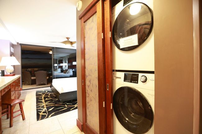 1019 - 110 Kaanapali Shores Pl, Condo with 2 bedrooms, 2 bathrooms and null parking in Lahaina HI | Image 33