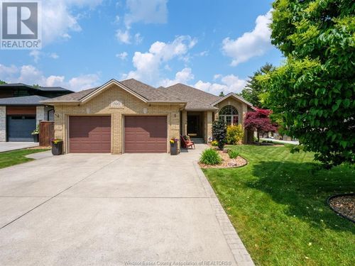 1520 Bouffard Rd, Lasalle, ON, N9J1H2 | Card Image