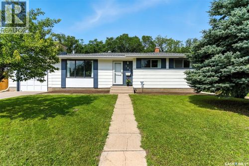 385 Birch Cres, Saskatoon, SK, S7N2M6 | Card Image