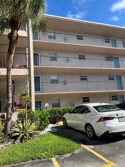 313 - 725 Lori Drive, Condo with 1 bedrooms, 1 bathrooms and null parking in Palm Springs FL | Image 1