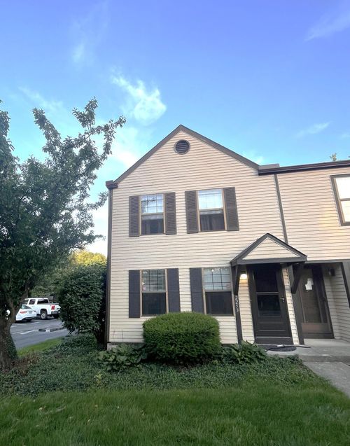 2253 Laurelwood Dr, Columbus, OH, 43229-2814 | Card Image
