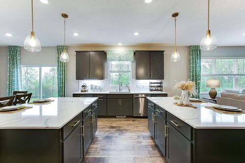 1526 Clover Preserve Way, Chaska, MN, 55318-3223 | Card Image