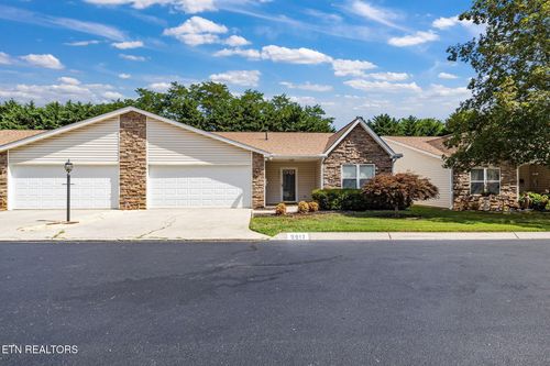9917 Villa Ridge Way, Knoxville, TN, 37932-3734 | Card Image