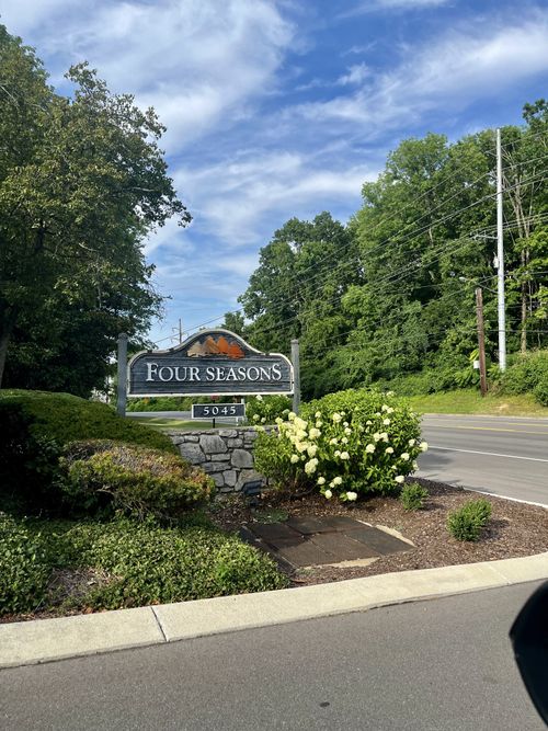 212 Summit Ridge Dr, Nashville, TN, 37215-3822 | Card Image